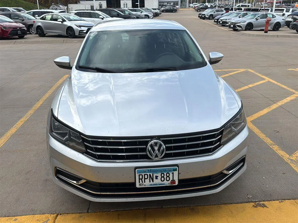 Used 2016  Volkswagen 1.8T S image 3