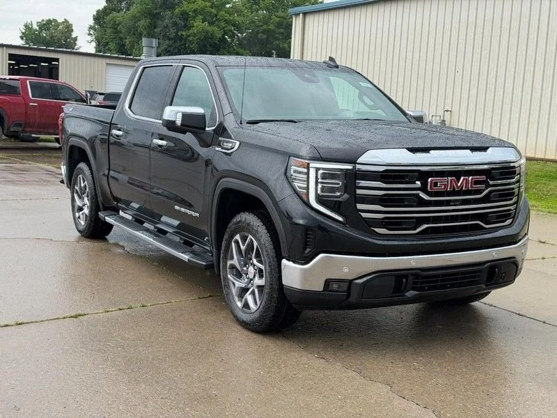 2026 GMC Sierra 4WD Crew Cab Short Box SLT's photo