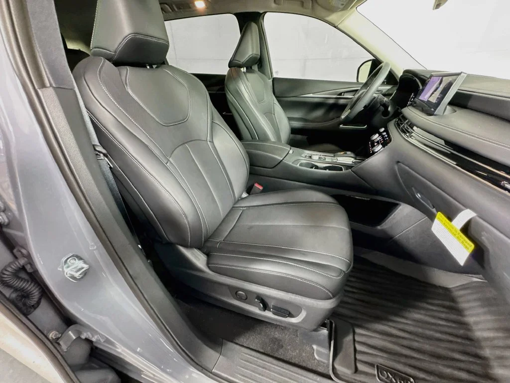 Certified Used 2027 Gray INFINITI LUXE image 40