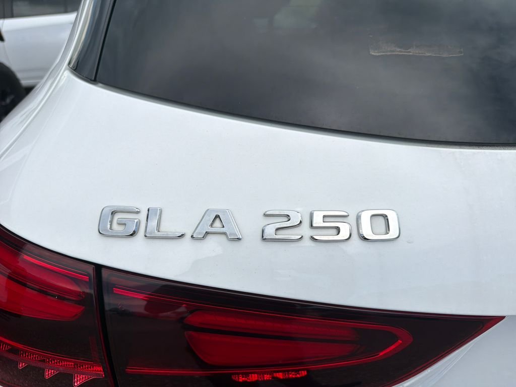 Used 2025 White Mercedes-Benz GLA 250 image 19