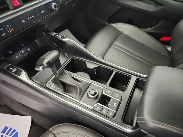 Used 2025 Everlasting Silver Kia EX image 15
