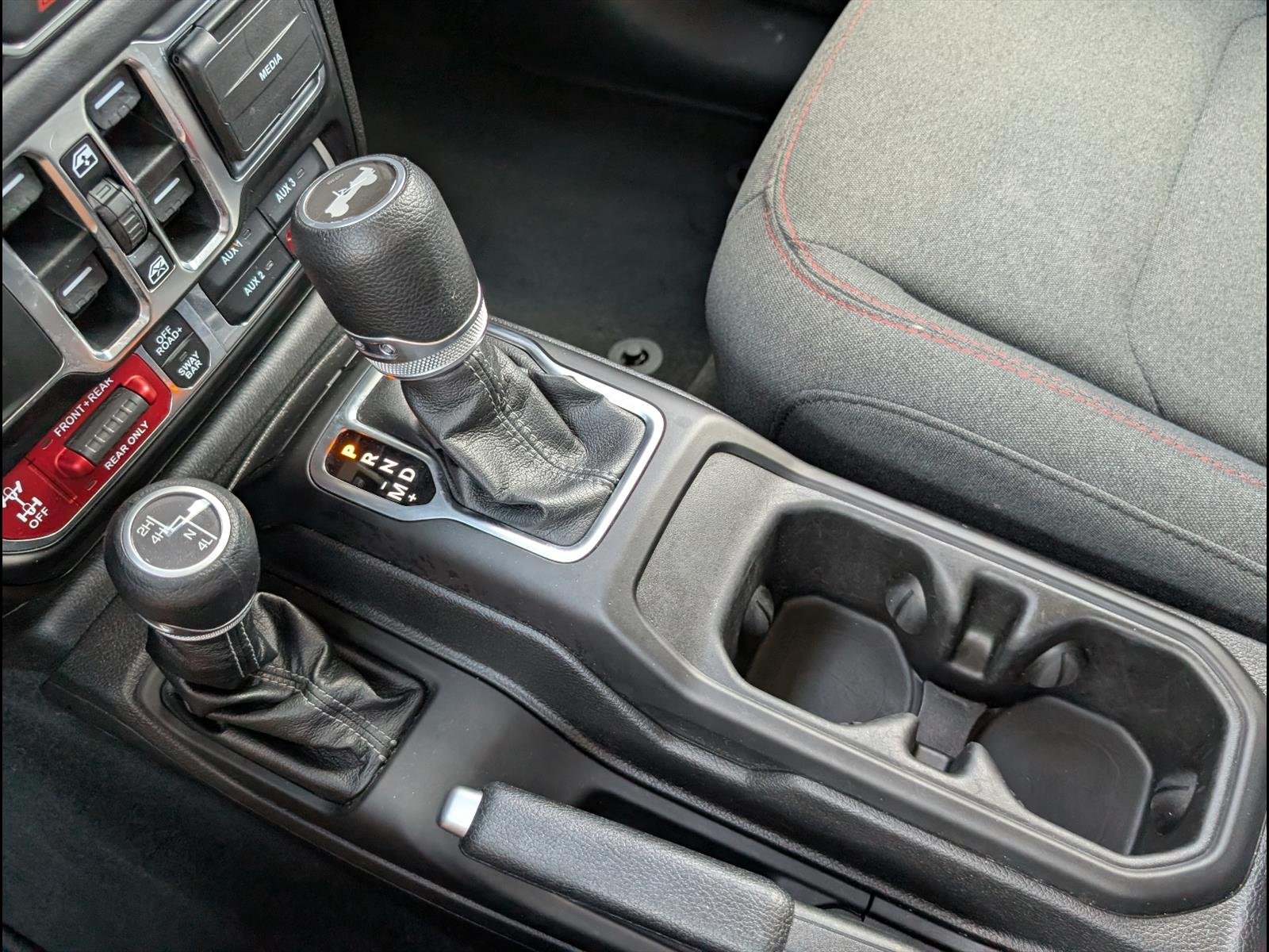 2025 Jeep Wrangler 4-Door Rubicon - Photo 18