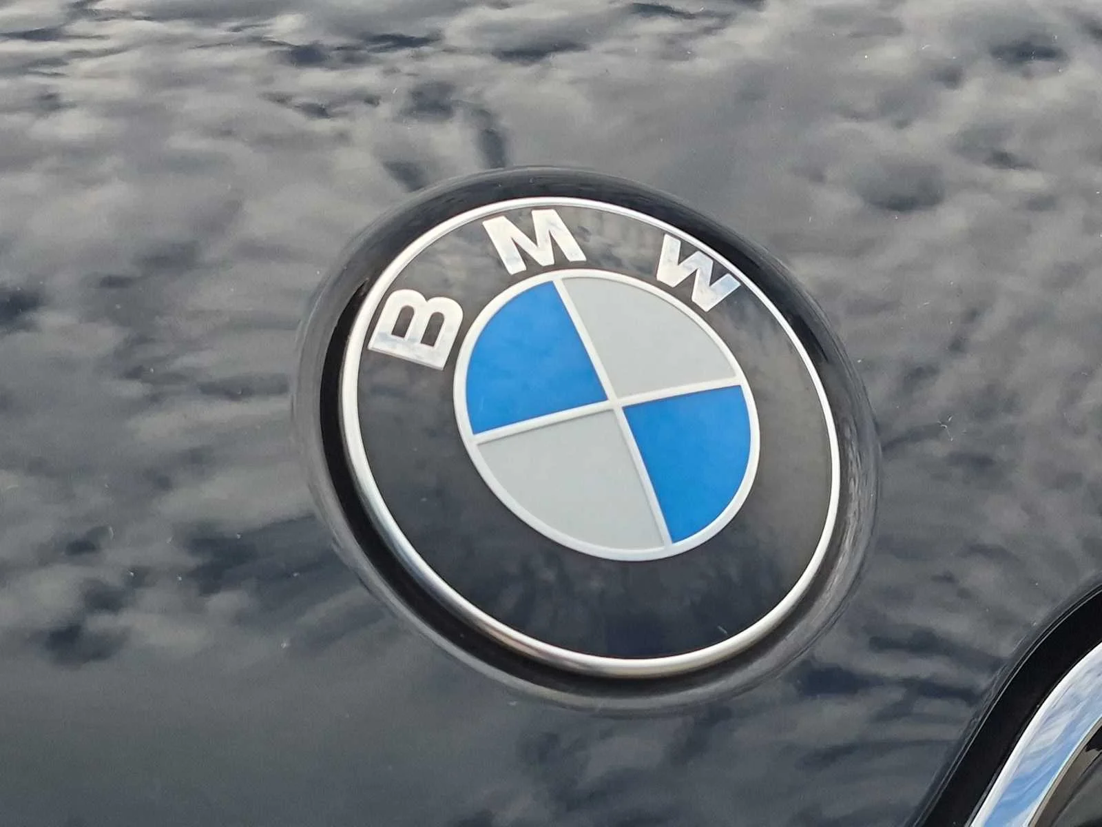 Used 2023 Black Sapphire Metallic BMW xDrive28i image 11