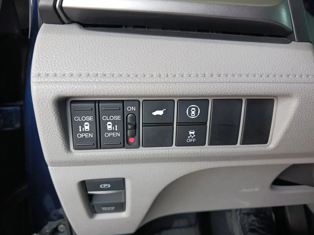 Used 2021 Blue Honda EX-L image 35