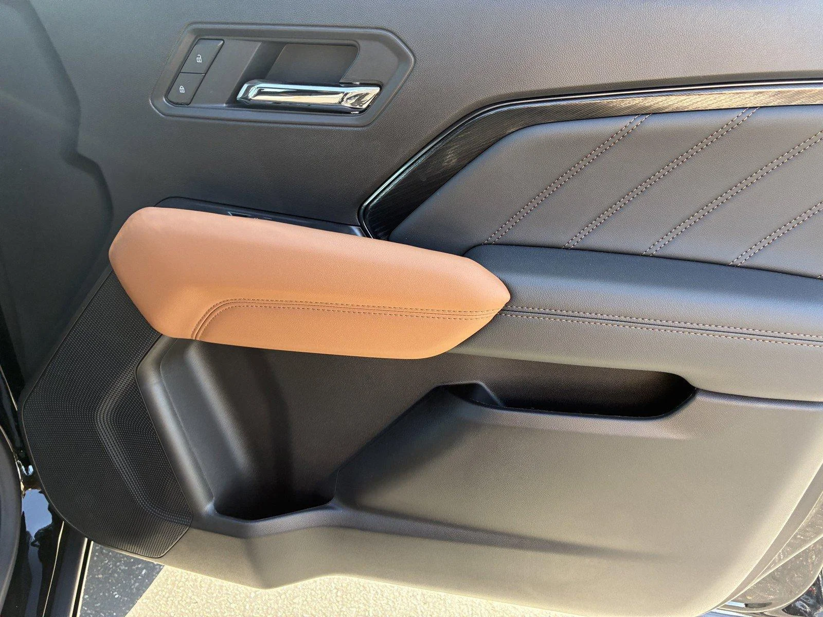 2026 GMC Canyon AT4 - Photo 9