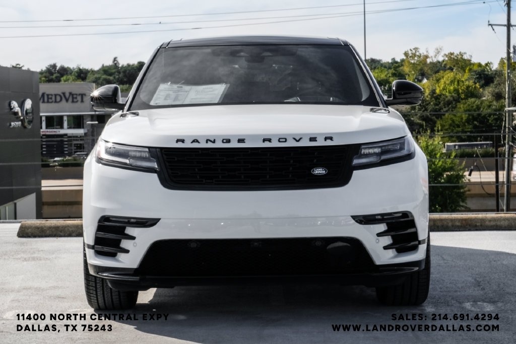 Certified Used 2026 White Land Rover Dynamic SE image 3