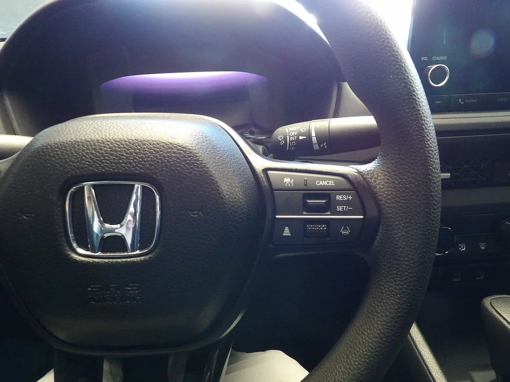 Used 2025 Crystal Black Pearl Honda SE image 23