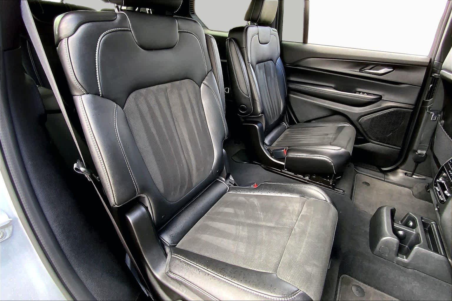 Used 2025 Silver Zynith Jeep Altitude X image 19