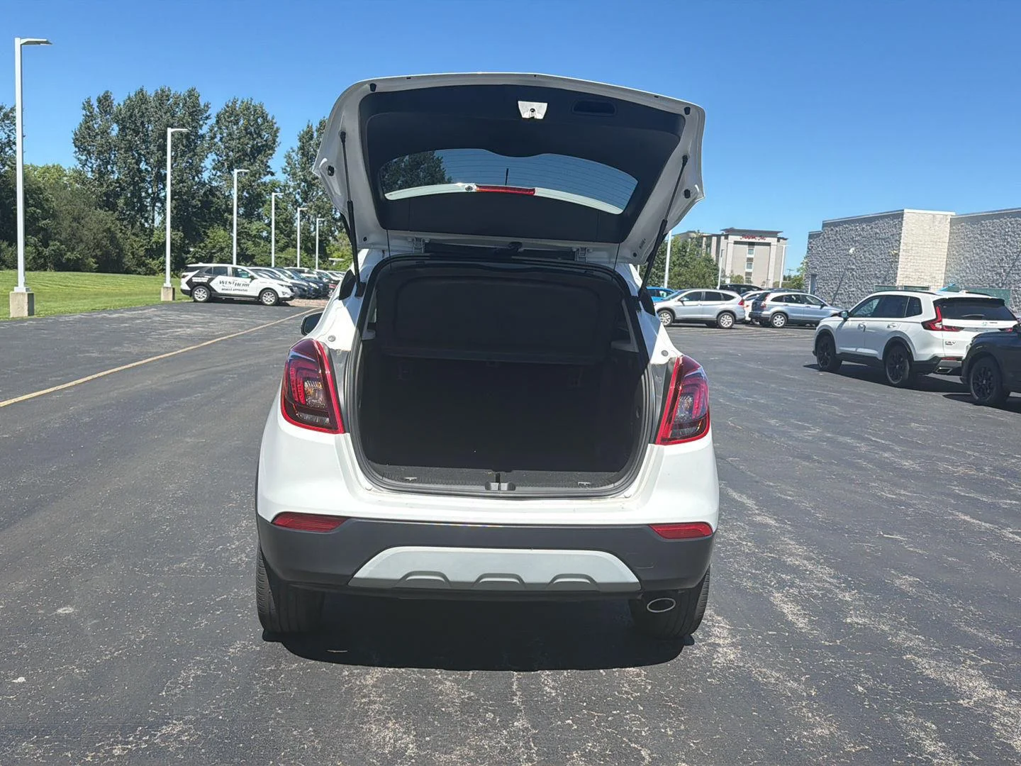 Used 2019 Summit White Buick Preferred image 12