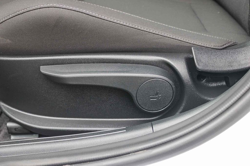Certified Used 2025 White Hyundai SEL Sport image 23