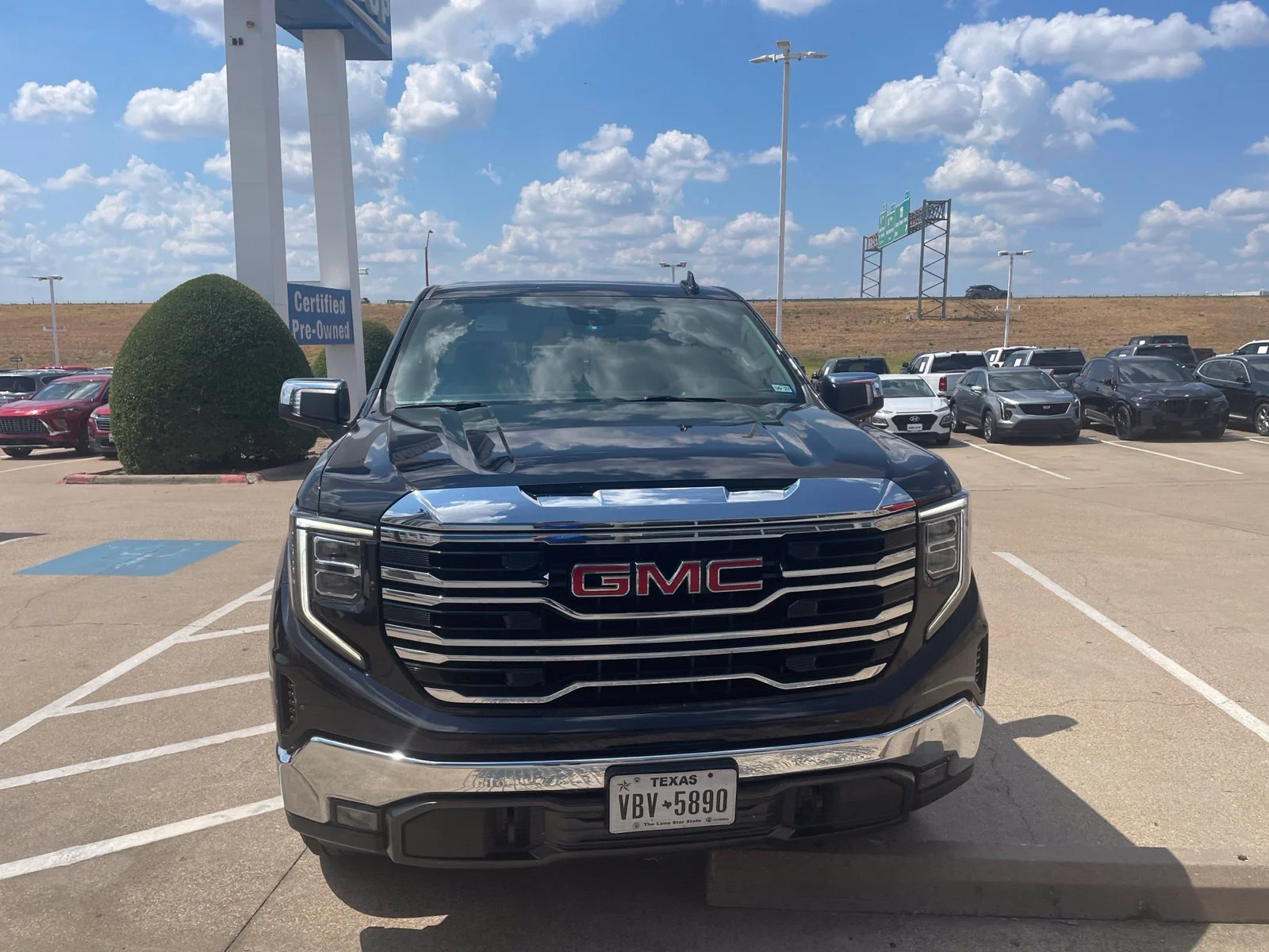 Used 2023 ONYX BLACK GMC SLT image 21