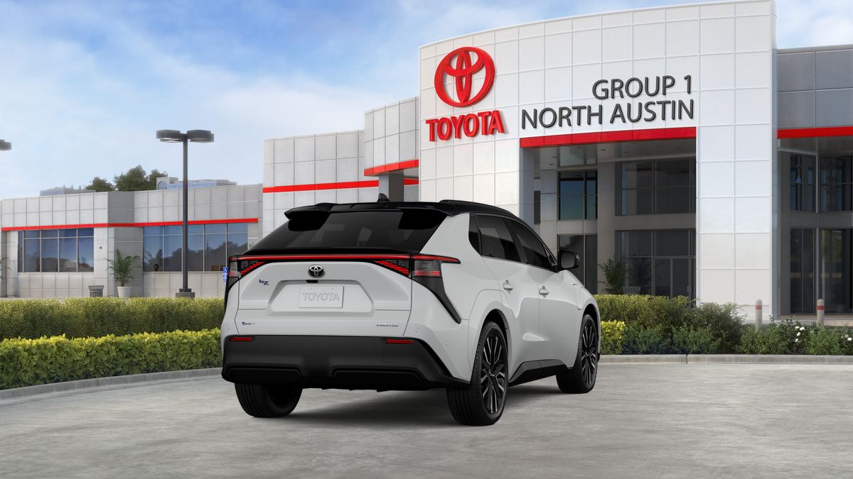 New 2026 Wind Chill Pearl with Midnight Black Metallic roof Toyota Limited image 9