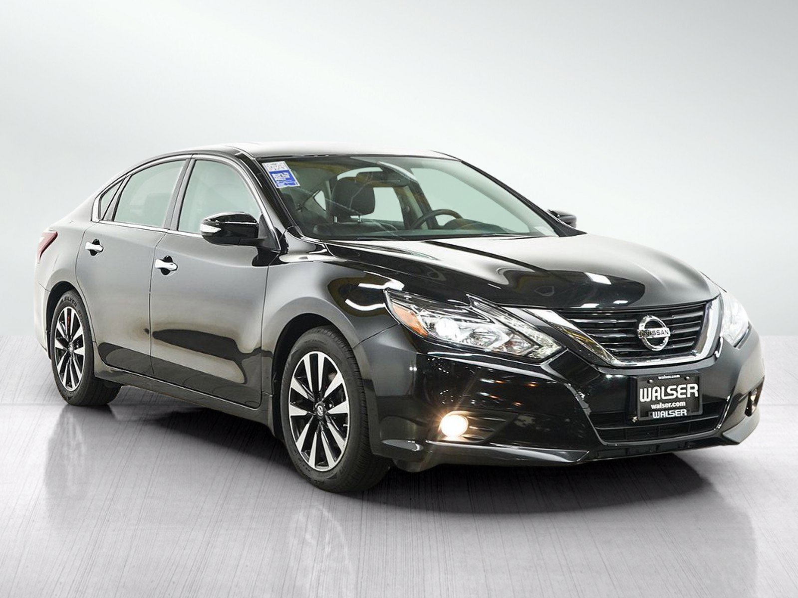 Used 2018 Super Black Clearcoat Nissan 2.5 SL Sedan image 5