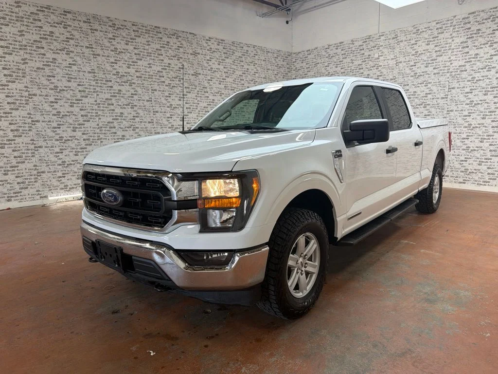 Used 2023 Oxford White Ford XLT image 3