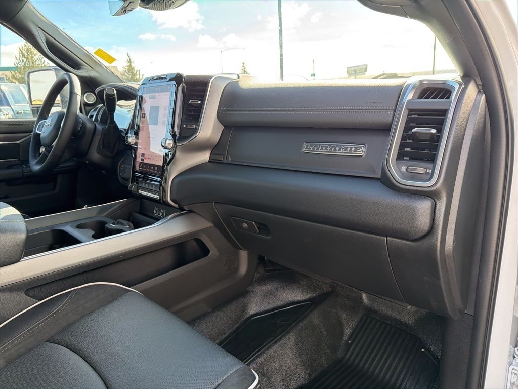 2026 RAM 3500 Chassis Big Horn - Photo 41