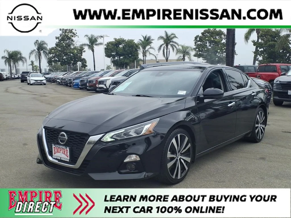 Certified Used 2022 Black Nissan 2.5 SL image 1