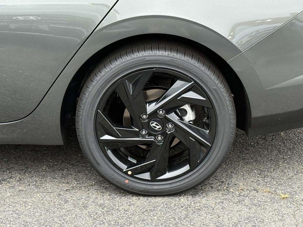 New 2026 Amazon Gray Hyundai SEL Sport image 11