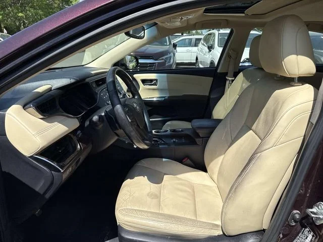 Used 2015 Red Toyota XLE Touring image 14