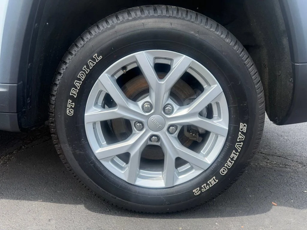 Used 2023 White Jeep Limited image 30