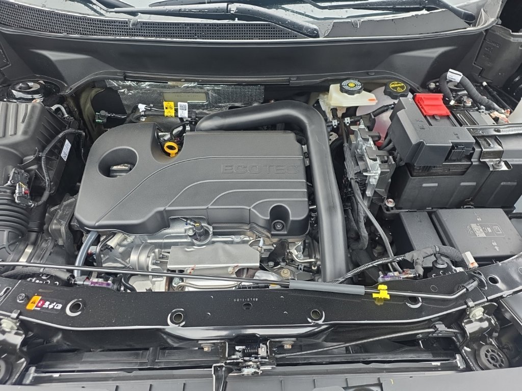2027 Chevrolet Equinox LT - Photo 18