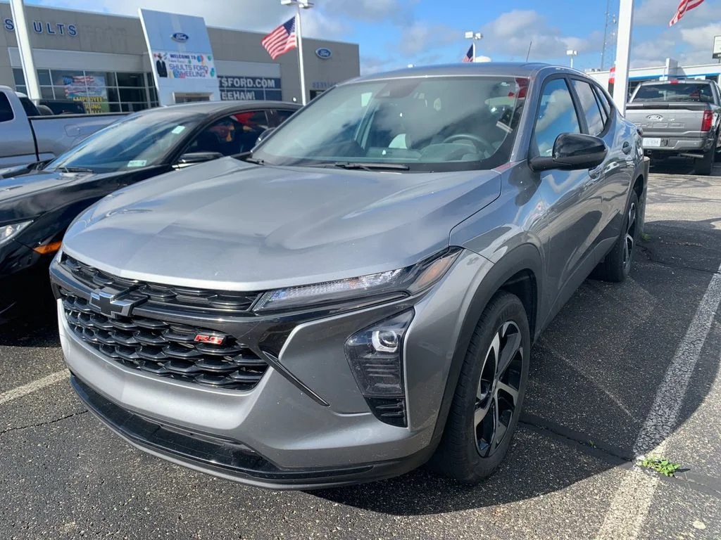 Used 2024 Gray Chevrolet 1RS image 5