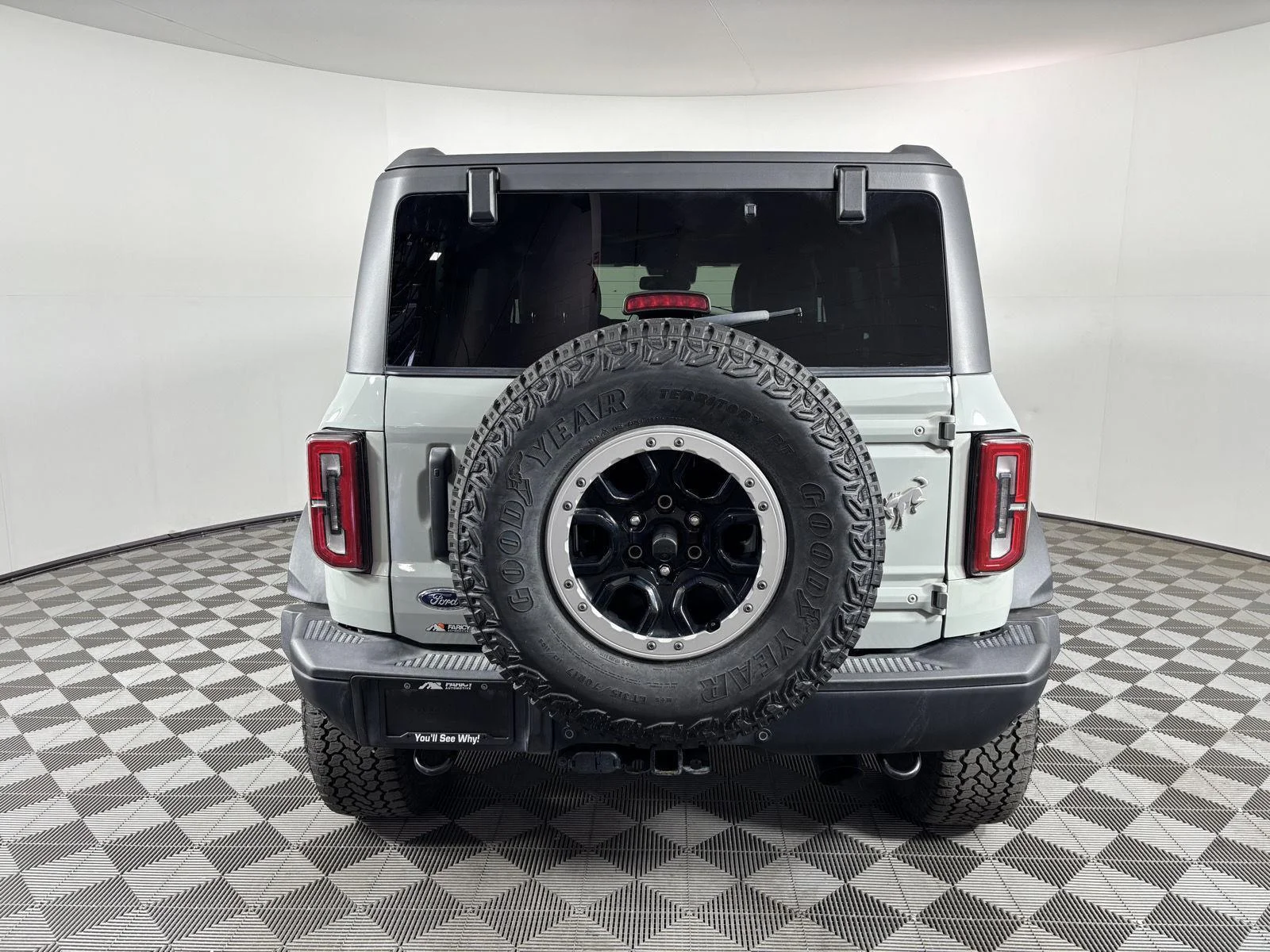 Used 2023 Cactus Gray Ford Badlands image 4