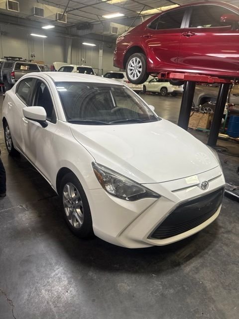 Used 2017  Toyota Base image 1