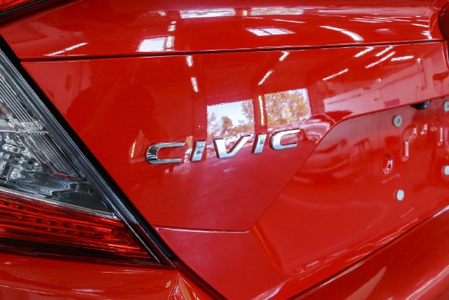 Used 2019 Red Honda LX image 9