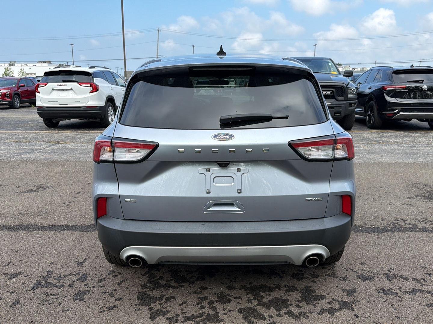 Used 2022 Iced Blue Silver Ford SE image 9