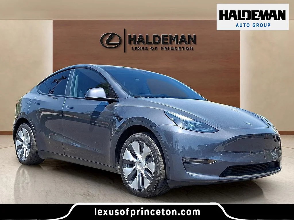 2023 Tesla Model Y Long Range Dual Motor All-Wheel Drive's photo
