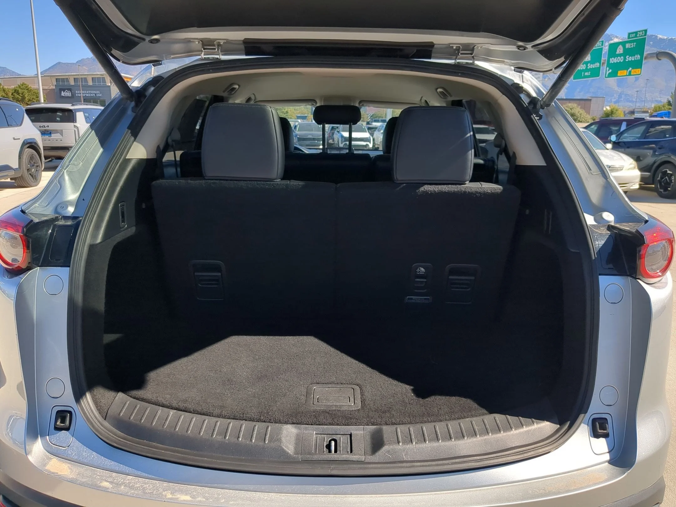 Used 2018 Sonic Silver Metallic Mazda Touring image 30