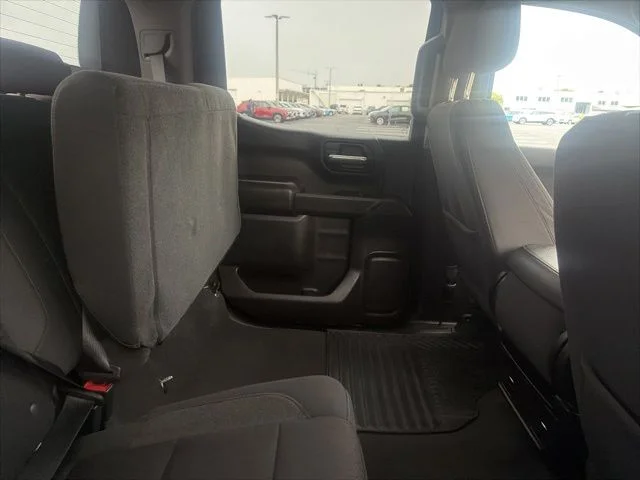 Used 2022 White Chevrolet Custom image 15