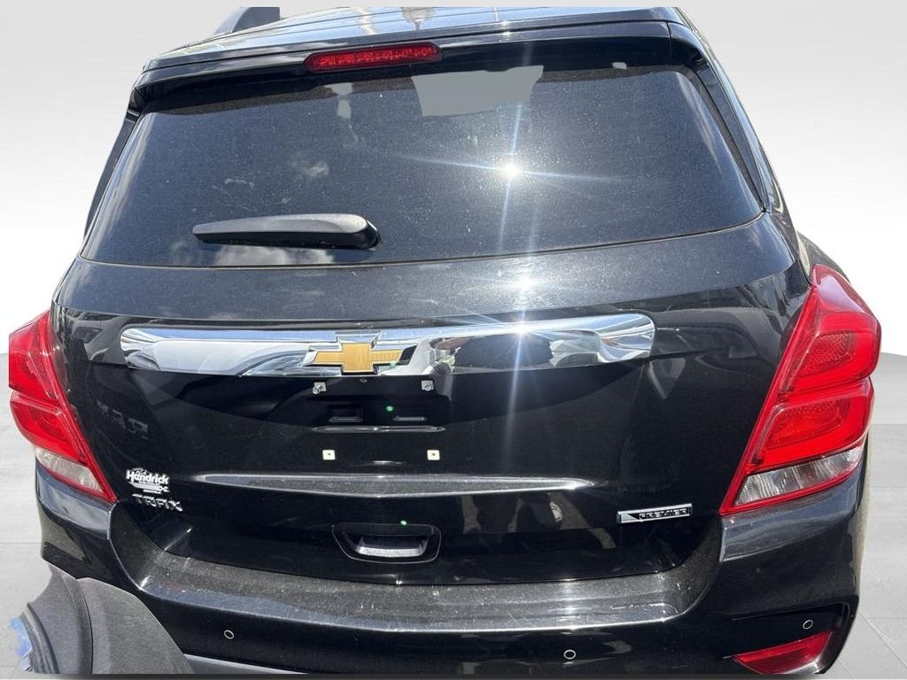 Used 2018 Black Chevrolet Premier image 13