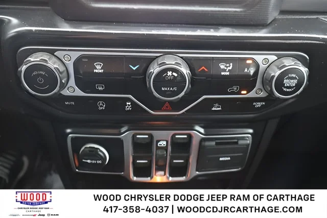 Used 2022 Bright White Clearcoat Jeep Sport image 11