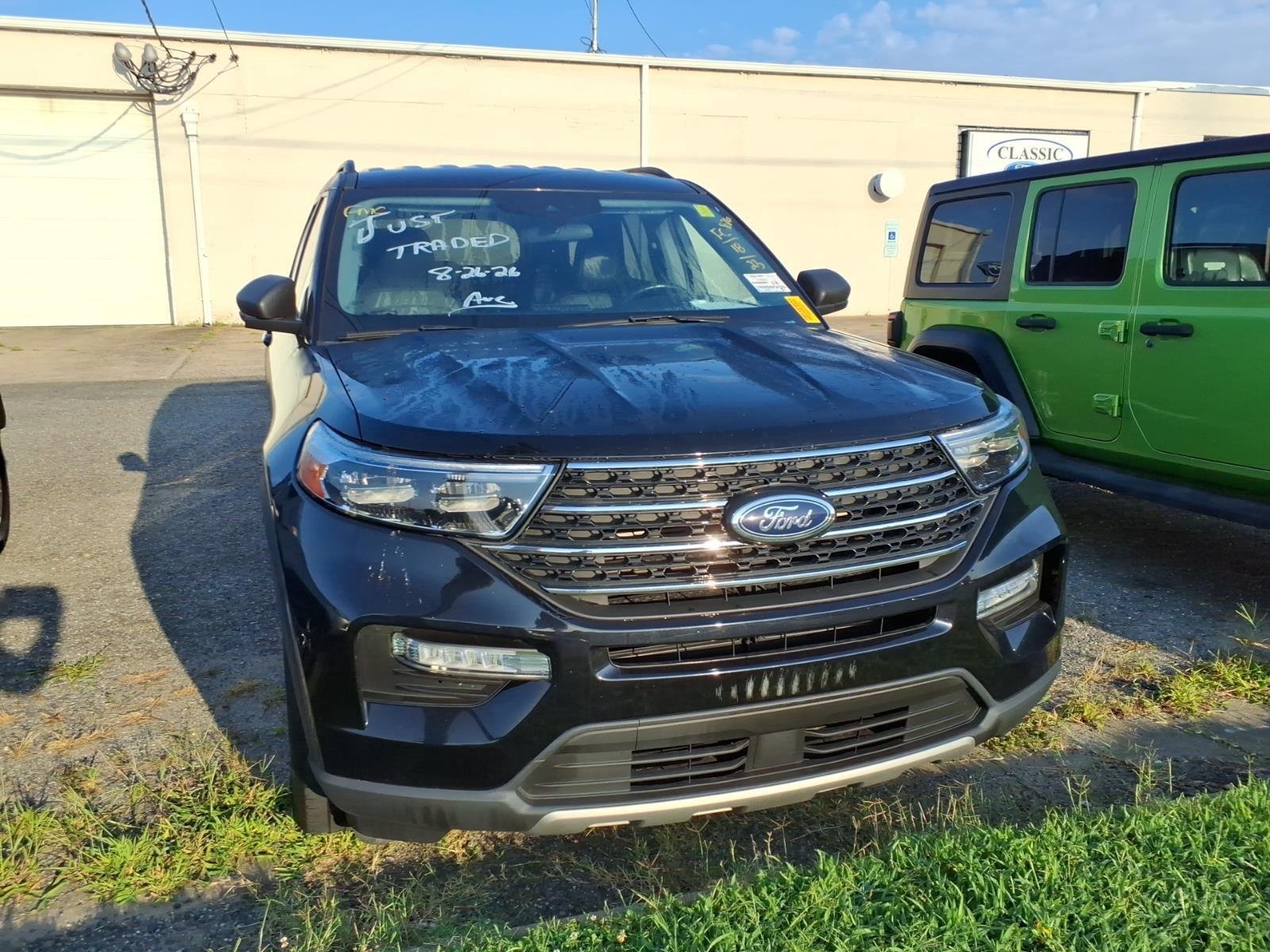 Used 2023 Agate Black Metallic FORD XLT image 2