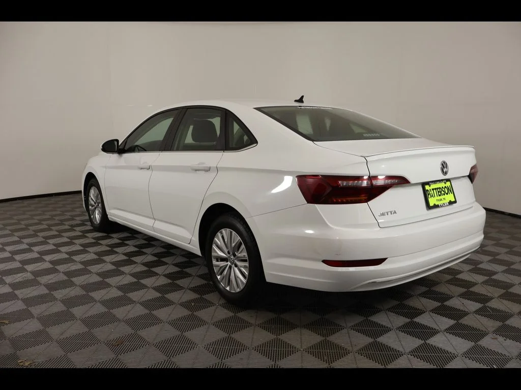 Used 2019 White Volkswagen 1.4T S image 4