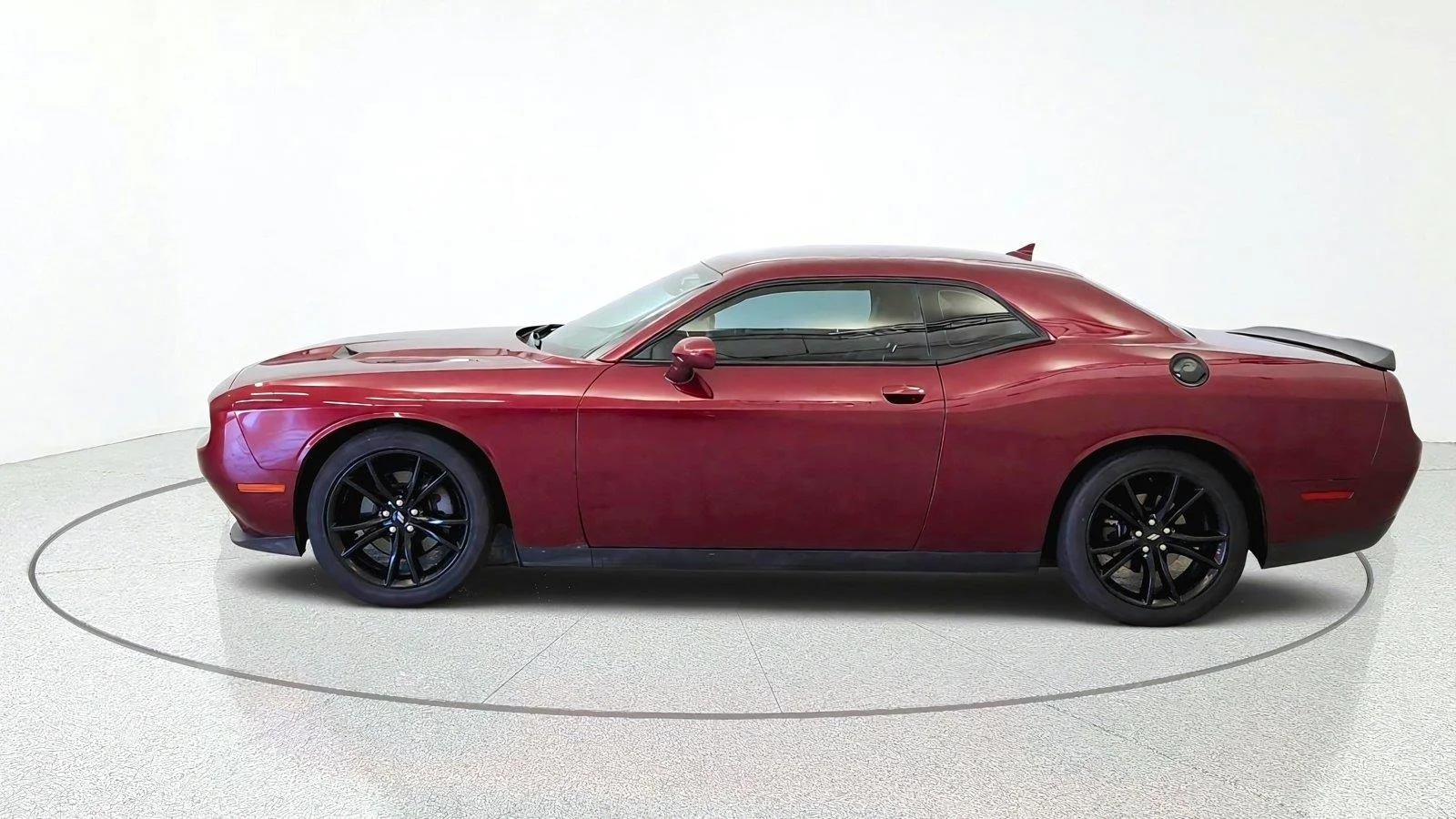 Used 2017 Octane Red Pearlcoat Dodge SXT Plus image 5
