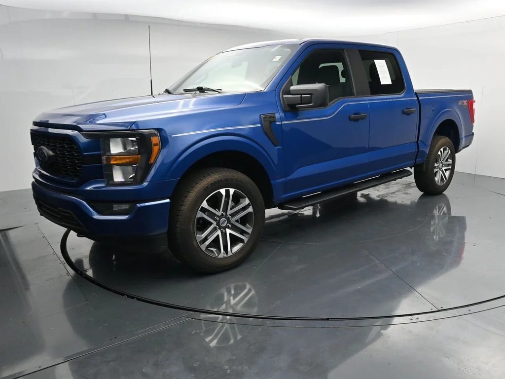 Used 2023 Blue Ford XL image 3