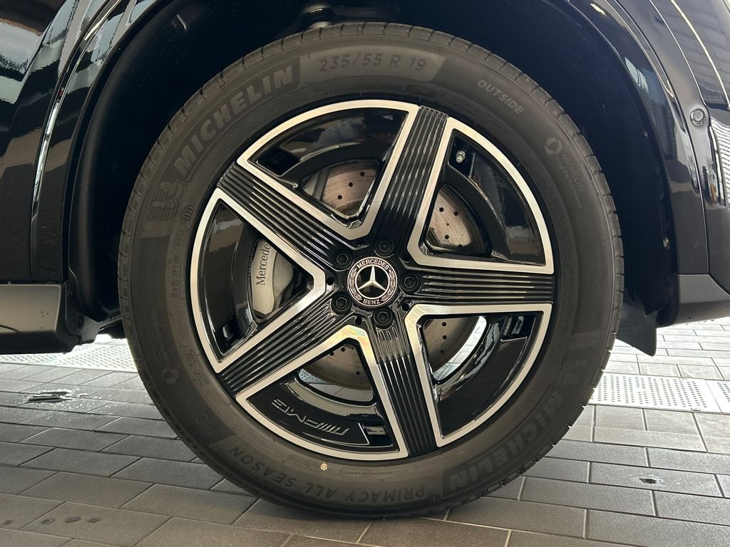New 2027 Black Mercedes-Benz GLC 300 image 35