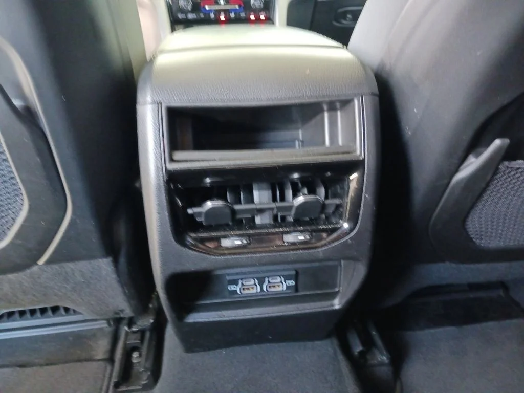 Used 2023 White Jeep Laredo image 23