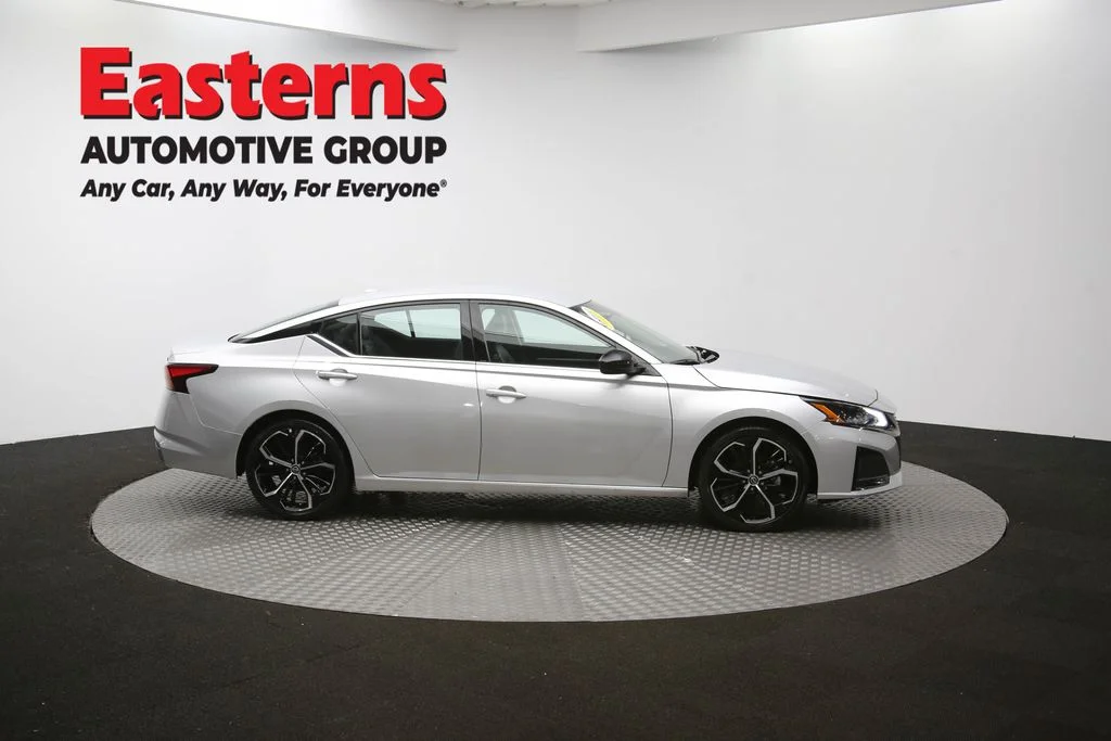 Used 2023 Silver Nissan 2.5 SR image 44