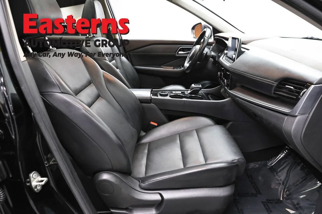 Used 2021 Black Nissan SV image 26