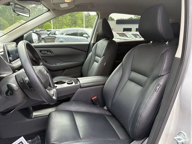 Used 2025 Silver Nissan S image 11