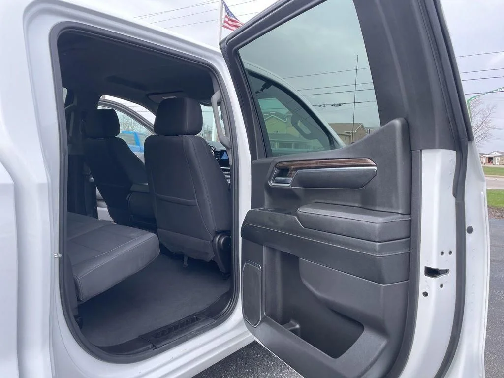 Used 2023 White Chevrolet LT image 33