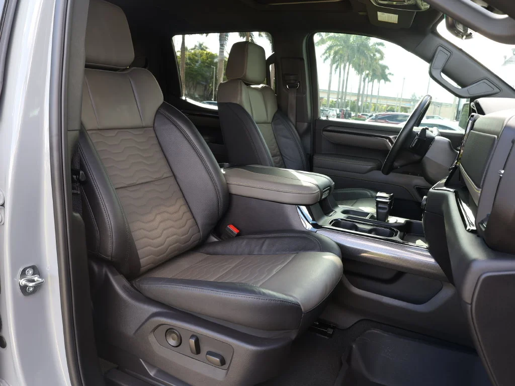 Used 2024 Gray Chevrolet ZR2 image 21