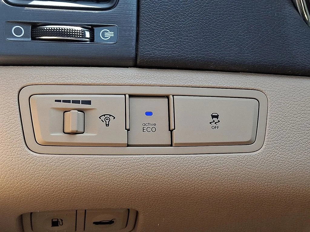 Used 2013 Blue Hyundai GLS image 21