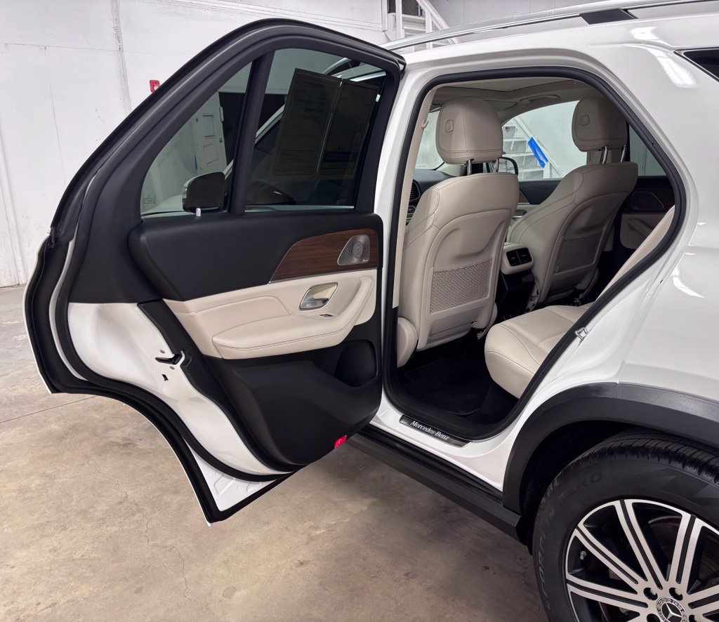 Used 2024 White Mercedes-Benz GLE 450 image 23