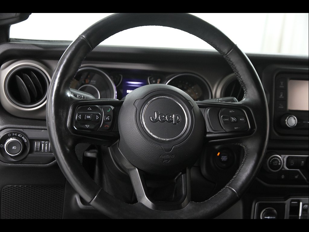 Used 2018 Billet Silver Metallic Clear Coat Jeep Sport S image 7