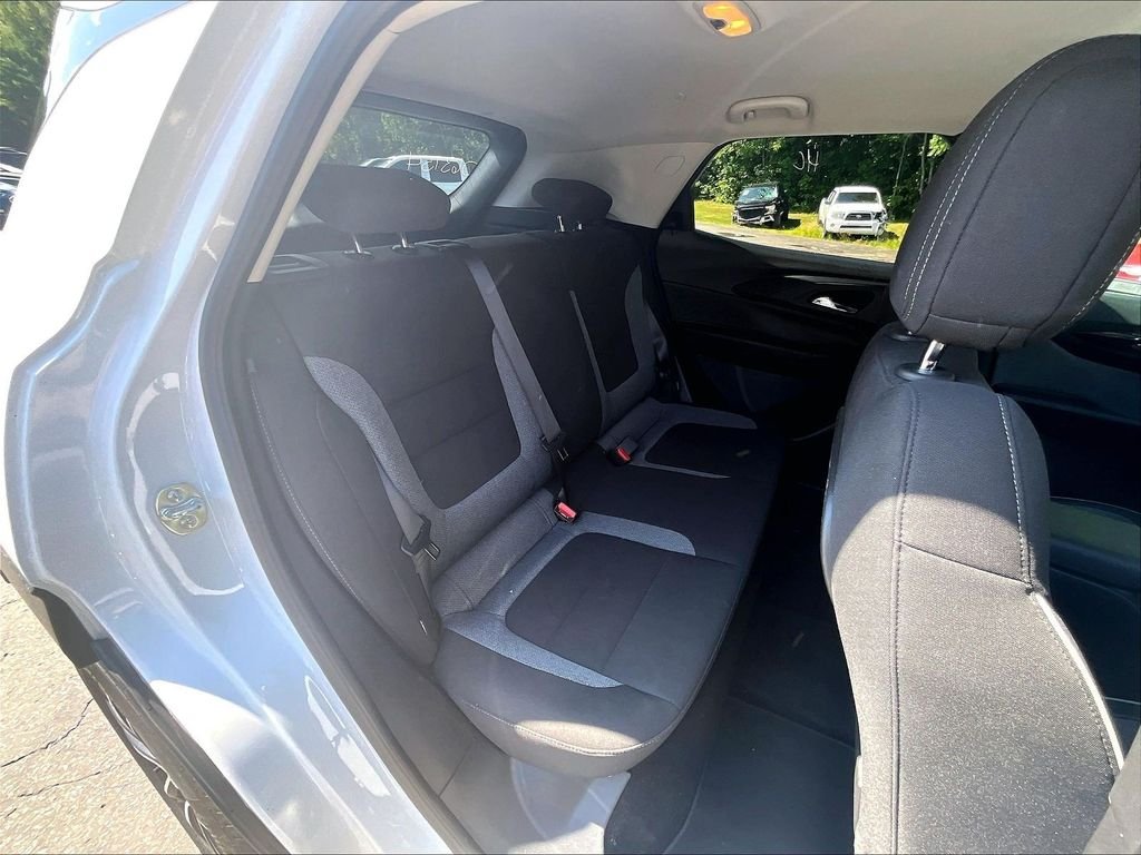 Used 2025 Summit White Chevrolet LT image 16