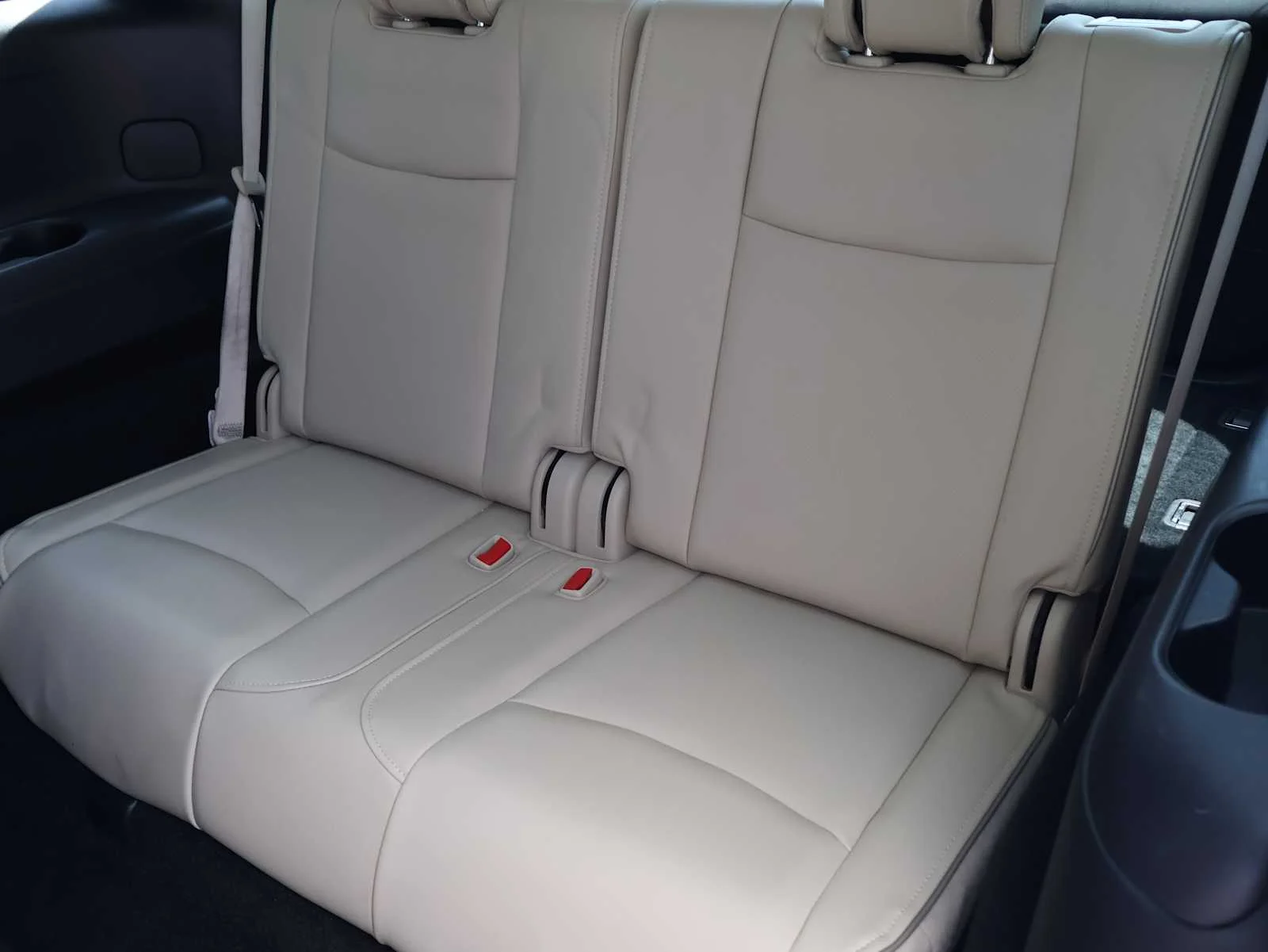 Used 2019 Majestic White INFINITI LUXE image 32